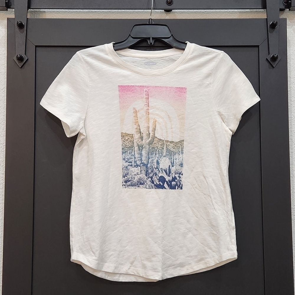 Old Navy 🔥 white pullover T-shirt with desert on the front/ Joshua Tree NWT